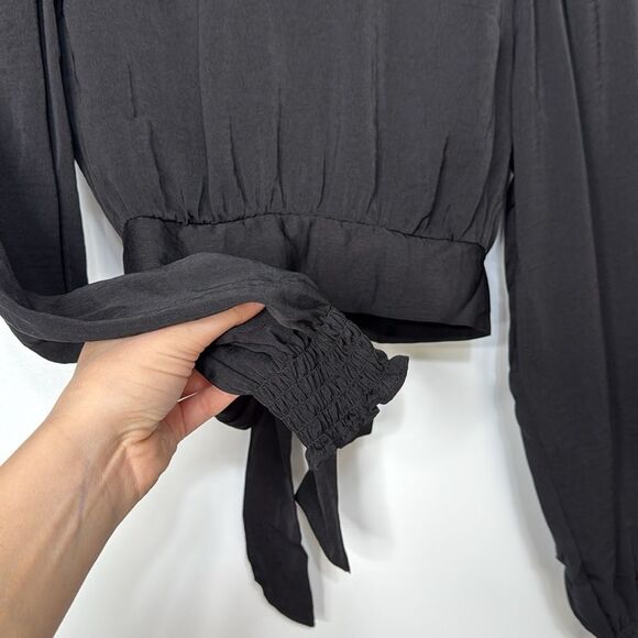 H&M Divided Black Long Sleeve Open Back Blouse Size 2 - Picture 3 of 8